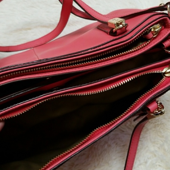 Authentic Coach bag coral with gold accents - Picture 8 of 8